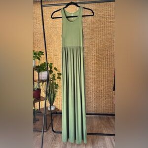 Versatile Green Maxi Dress Pockets